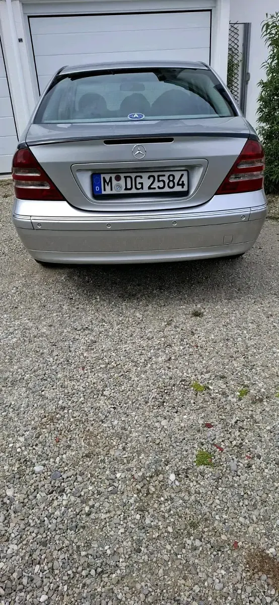 Second-hand Mercedes C220 Elegance 143 CP (105 kW) 2001 Argintiu Berlinǎ