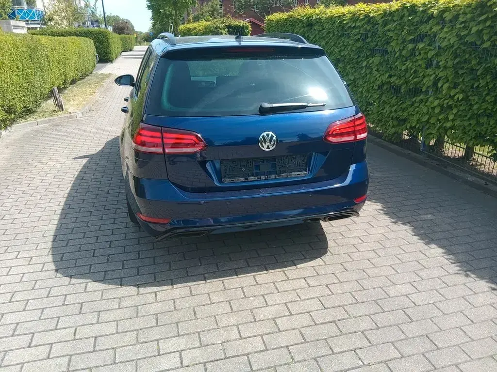 Gebraucht VW Golf VII Trendline 116 PS (85 kW) 2018 Blau Kombi