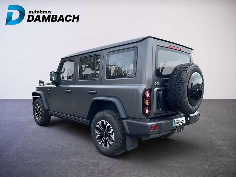 Neu BAW 212 166 PS (122 kW) 2026 Grün SUV