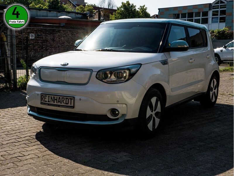 Snow white pearl Gebraucht 2017 Kia Soul EV Play SUV | 12.950 € (Etwas zu teuer) - Bild 1/4