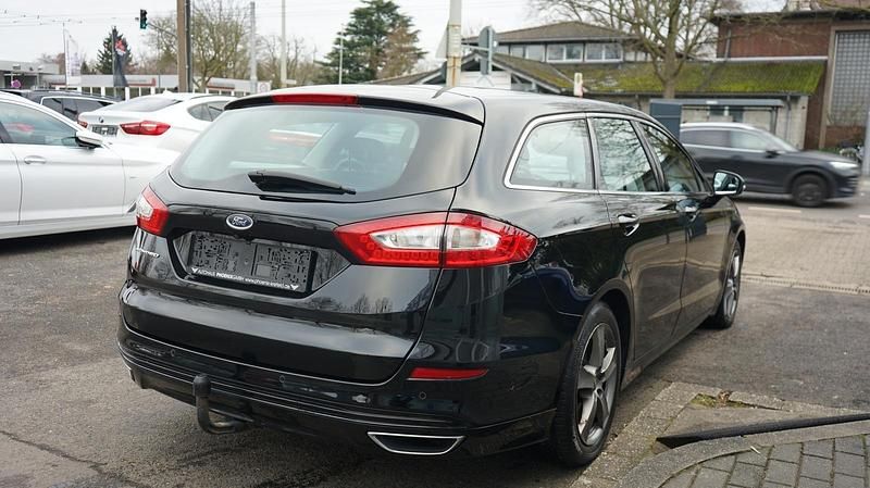 Gebraucht Ford Mondeo Titanium 179 PS (131 kW) 2018 Schwarz Kombi