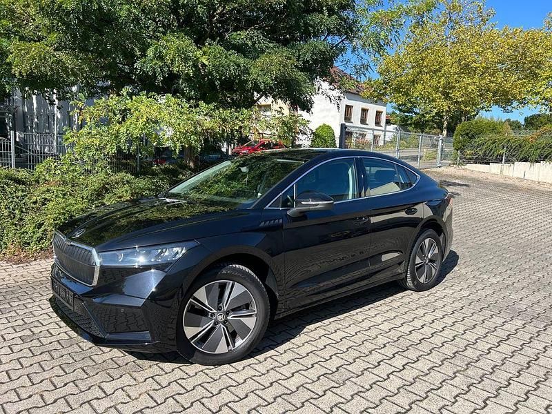Schwarz Gebraucht 2024 Skoda Enyaq iV Suite SUV | 37.980 € (Guter Preis) - Bild 1/4