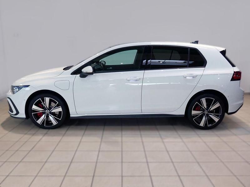 Gebraucht VW Golf GTE 150 PS (110 kW) 2021 Pure white Limousine