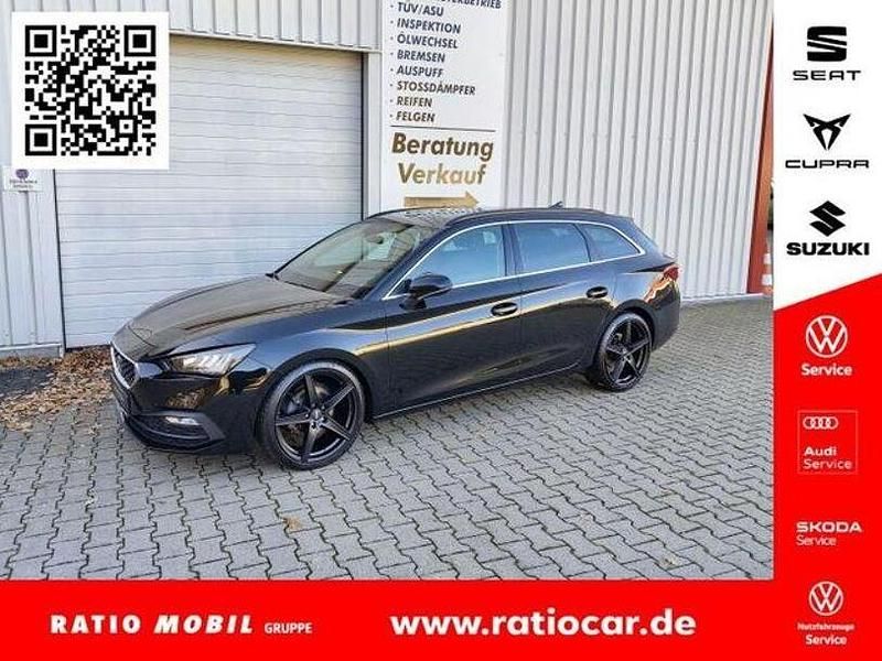 Midnight schwarz metallic Gebraucht 2023 Seat Leon Style Kombi | 23.880 € (Teuer) - Bild 1/4