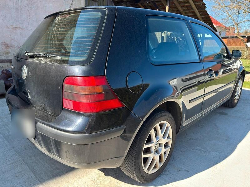 Gebraucht VW Golf IV 75 PS (55 kW) 2002 Schwarz Kleinwagen