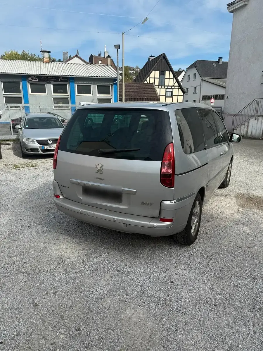 Gebraucht Peugeot 807 136 PS (100 kW) 2011 Silber Van / Kleinbus