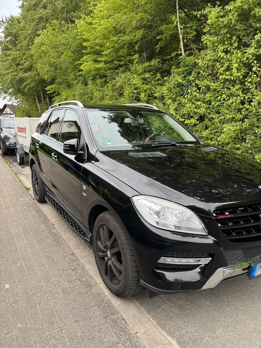 Gebraucht Mercedes ML250 204 PS (150 kW) 2012 Schwarz SUV