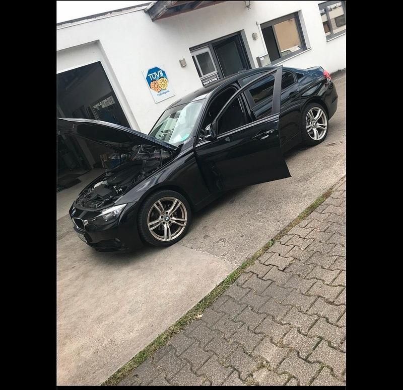 Gebraucht BMW 316 Advantage 116 PS (85 kW) 2014 Schwarz Limousine