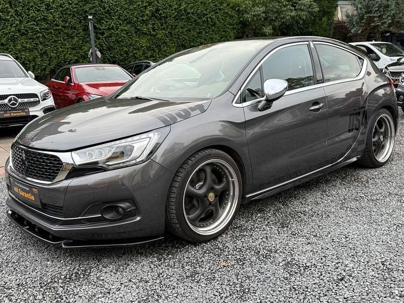 Grau Gebraucht 2016 DS Automobiles DS4 Limousine | 14.200 € - Bild 1/4