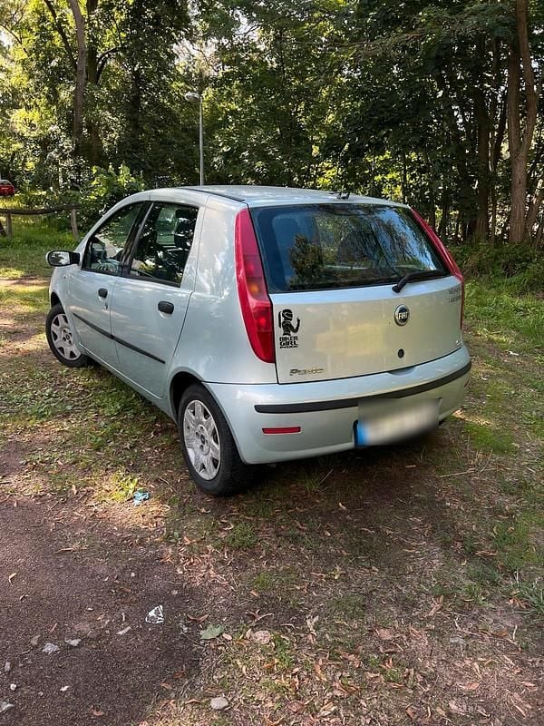 Grau Gebraucht 2004 Fiat Punto Kleinwagen | 500 € - Bild 1/4