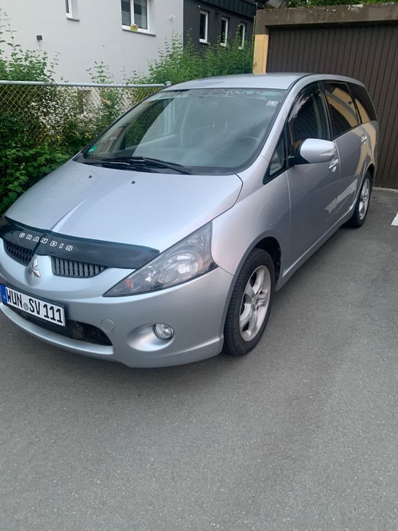 Silber Gebraucht 2006 Mitsubishi Grandis Intense Van / Kleinbus | 2.800 € (Teuer) - Bild 1/4