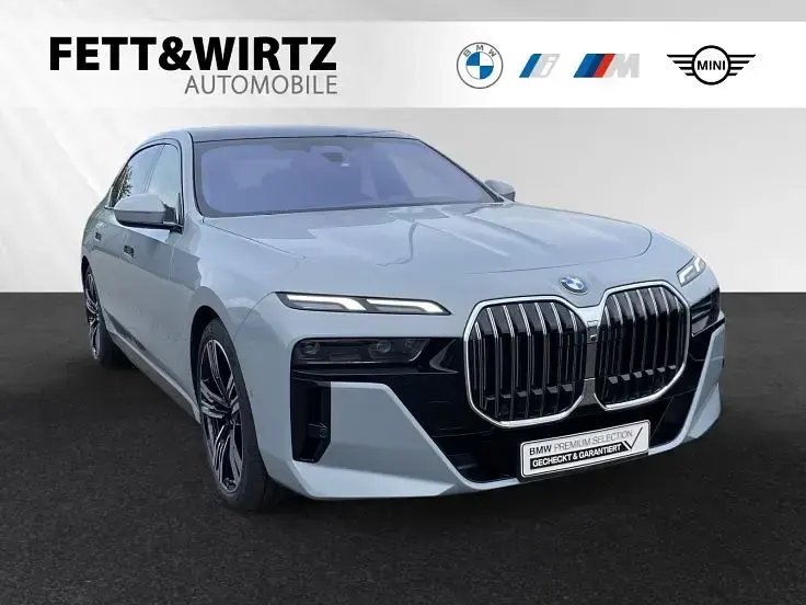 Gebraucht BMW 740 M Sport 299 PS (219 kW) 2025 Limousine