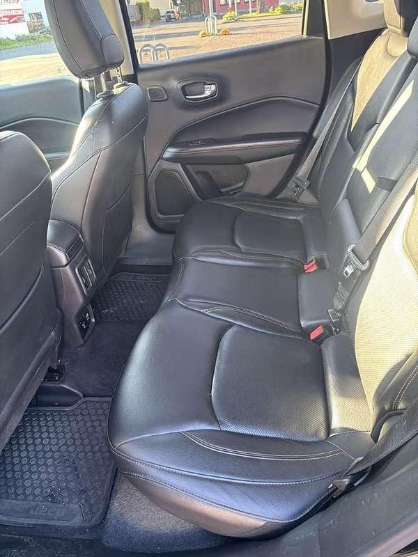 Usado Jeep Compass Limited 170 HP (125 kW) 2018 Preto SUV