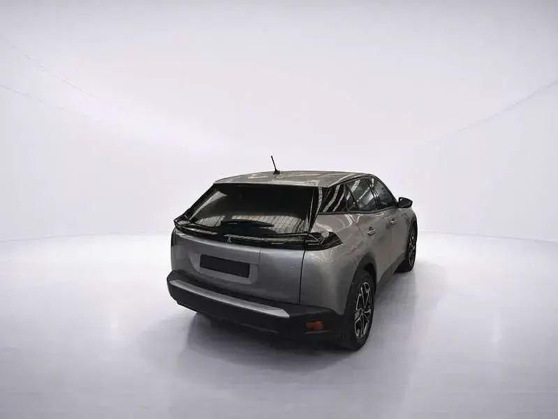 Second-hand Peugeot e-2008 Style 114 kW (156 CP) 2025 Gri SUV