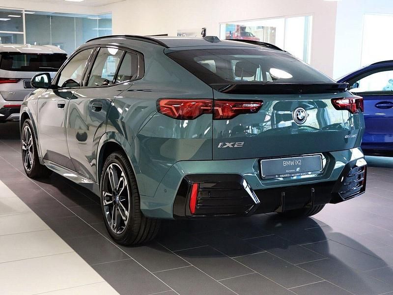 Gebraucht BMW iX2 Performance 150 kW (204 PS) 2025 Grün SUV