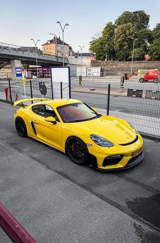 Gelb Gebraucht 2020 Porsche 718 Coupé | 82.000 € - Bild 1/4