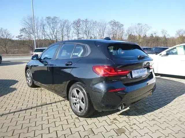 Gebraucht BMW 118 Advantage 136 PS (100 kW) 2022 Schwarz Kleinwagen