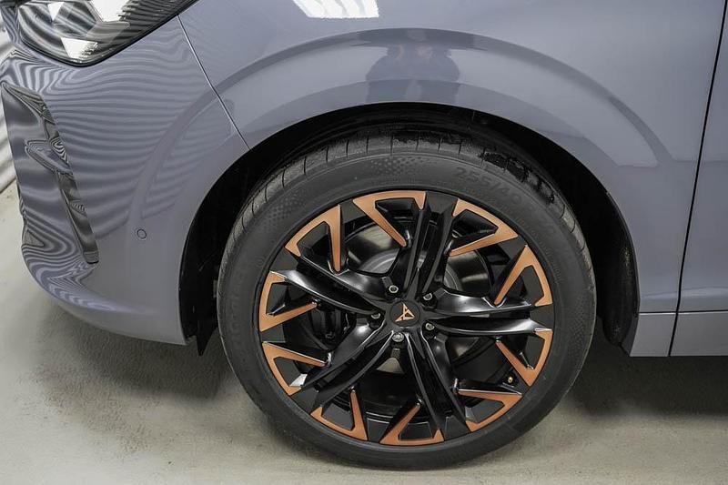 Neu Cupra Terramar VZ 265 PS (194 kW) 2025 Graphene grau metallic (r6) SUV