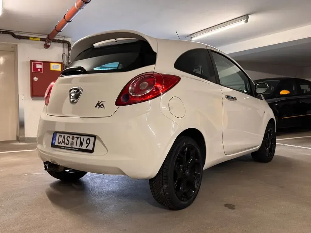 Gebraucht Ford Ka 69 PS (50 kW) 2015 Weiß Kleinwagen