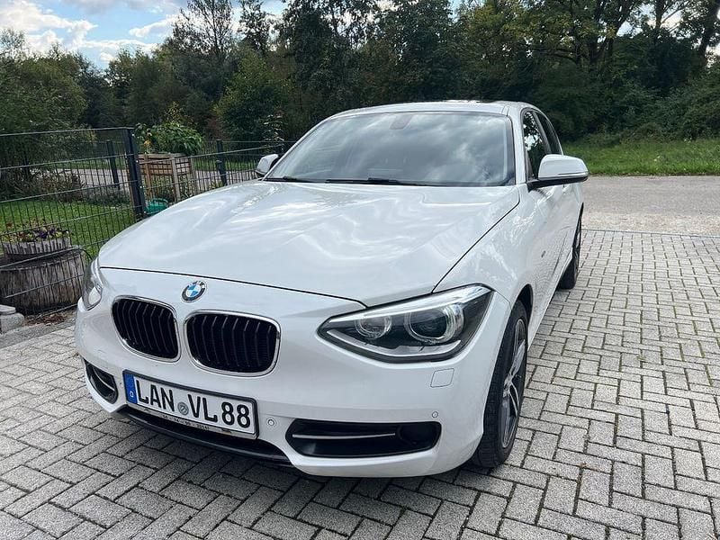 Weiß Gebraucht 2014 BMW 116 Sport Line Kleinwagen | 9.400 € (Fairer Preis) - Bild 1/4