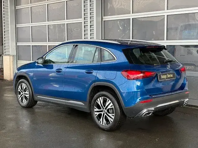 Gebraucht Mercedes GLA200 Advanced 163 PS (119 kW) 2024 Lack spektralblau SUV
