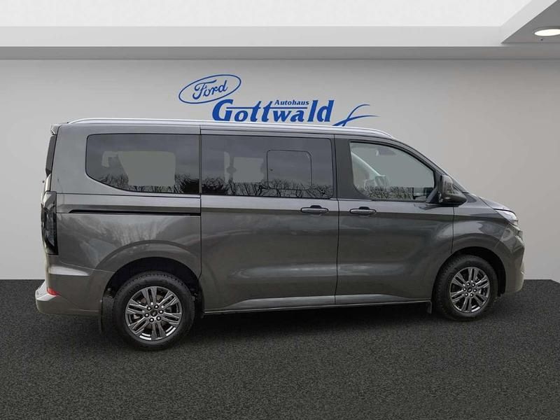 Gebraucht Ford Tourneo Titanium 150 PS (110 kW) 2025 Grau Van / Kleinbus