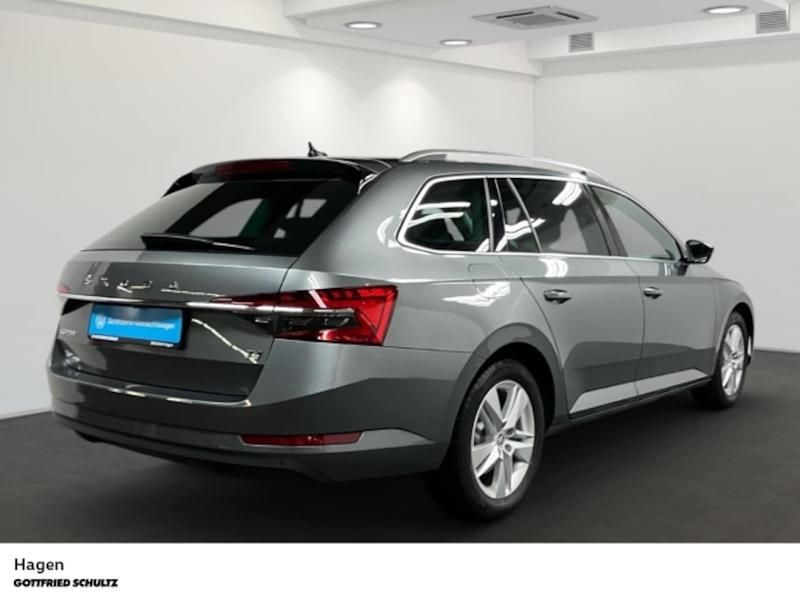 Gebraucht Skoda Superb Style 218 PS (160 kW) 2022 Grau Kombi