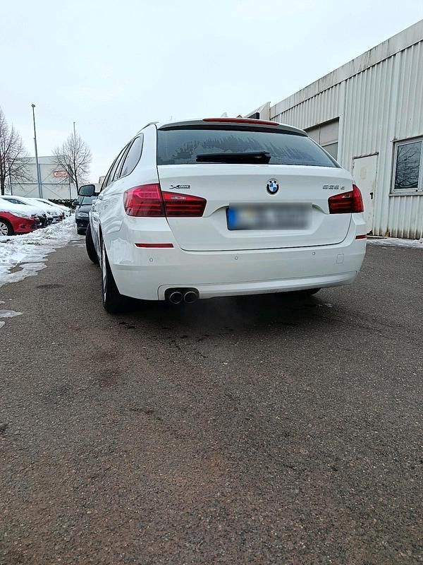 Gebraucht BMW 525 218 PS (160 kW) 2015 Weiß Kombi