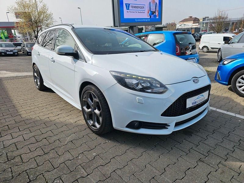 Gebraucht Ford Focus ST 250 PS (183 kW) 2014 Weiß Kombi