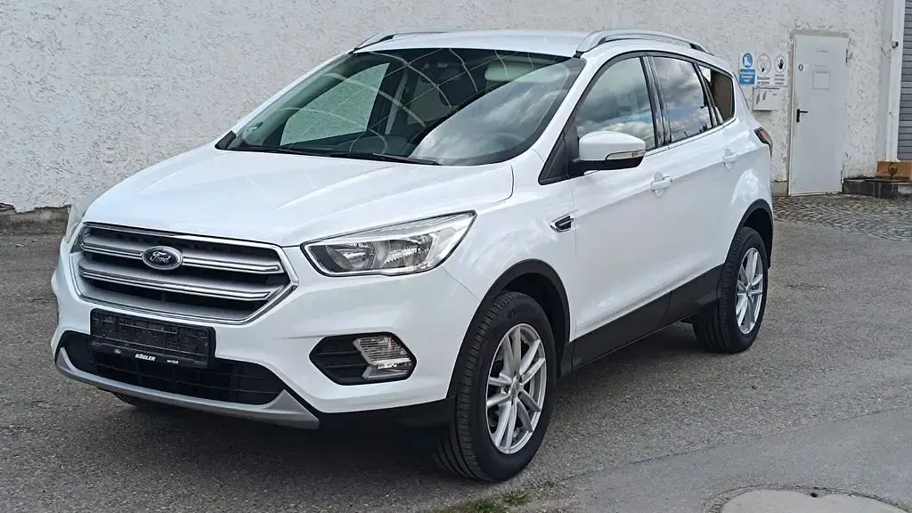 Gebraucht Ford Kuga Trend 120 PS (88 kW) 2018 Weiß SUV