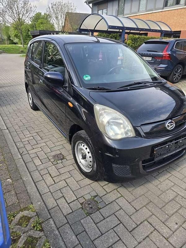 Gebraucht Daihatsu Cuore Plus 58 PS (42 kW) 2008 Schwarz Kleinwagen