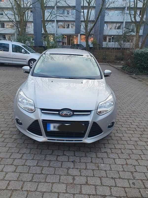 Gebraucht Ford Focus 101 PS (74 kW) 2014 Silber Kombi