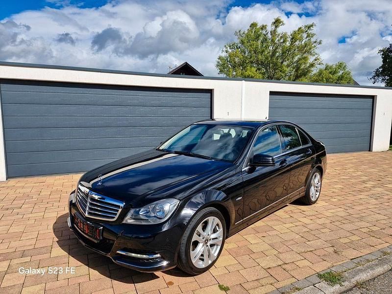 Schwarz Gebraucht 2012 Mercedes C200 Avantgarde Limousine | 8.300 € (Fairer Preis) - Bild 1/4