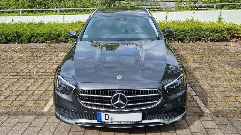 Gebraucht Mercedes E200 160 PS (117 kW) 2023 Grau Kombi