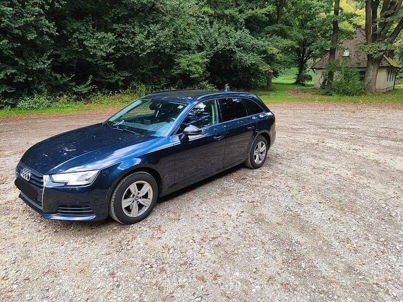 Blau Gebraucht 2017 Audi A4 Kombi | 12.900 € (Superpreis) - Bild 1/4