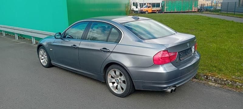 Gebraucht BMW 330 Sport Line 272 PS (200 kW) 2008 Grau Limousine