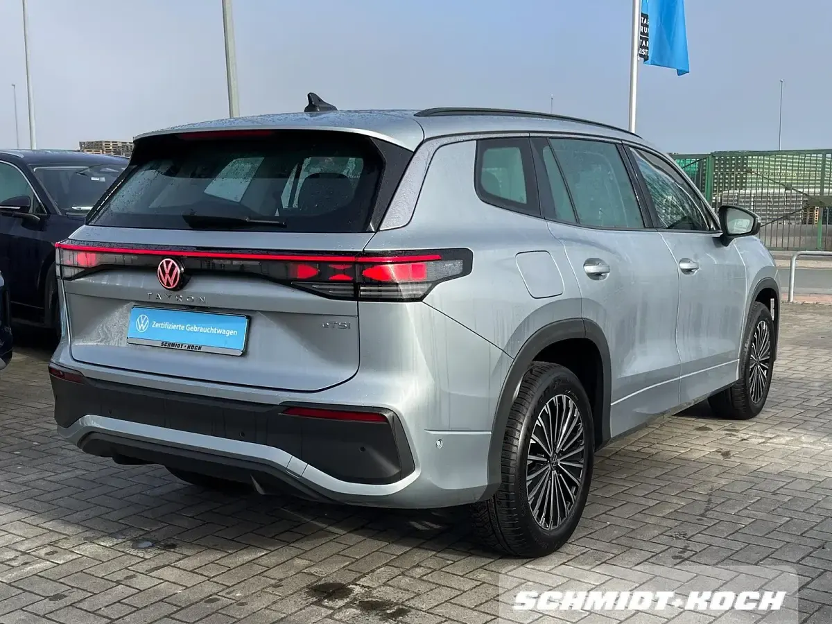 Gebraucht VW Tayron Life 150 PS (110 kW) 2025 Oyster silver (silber) SUV