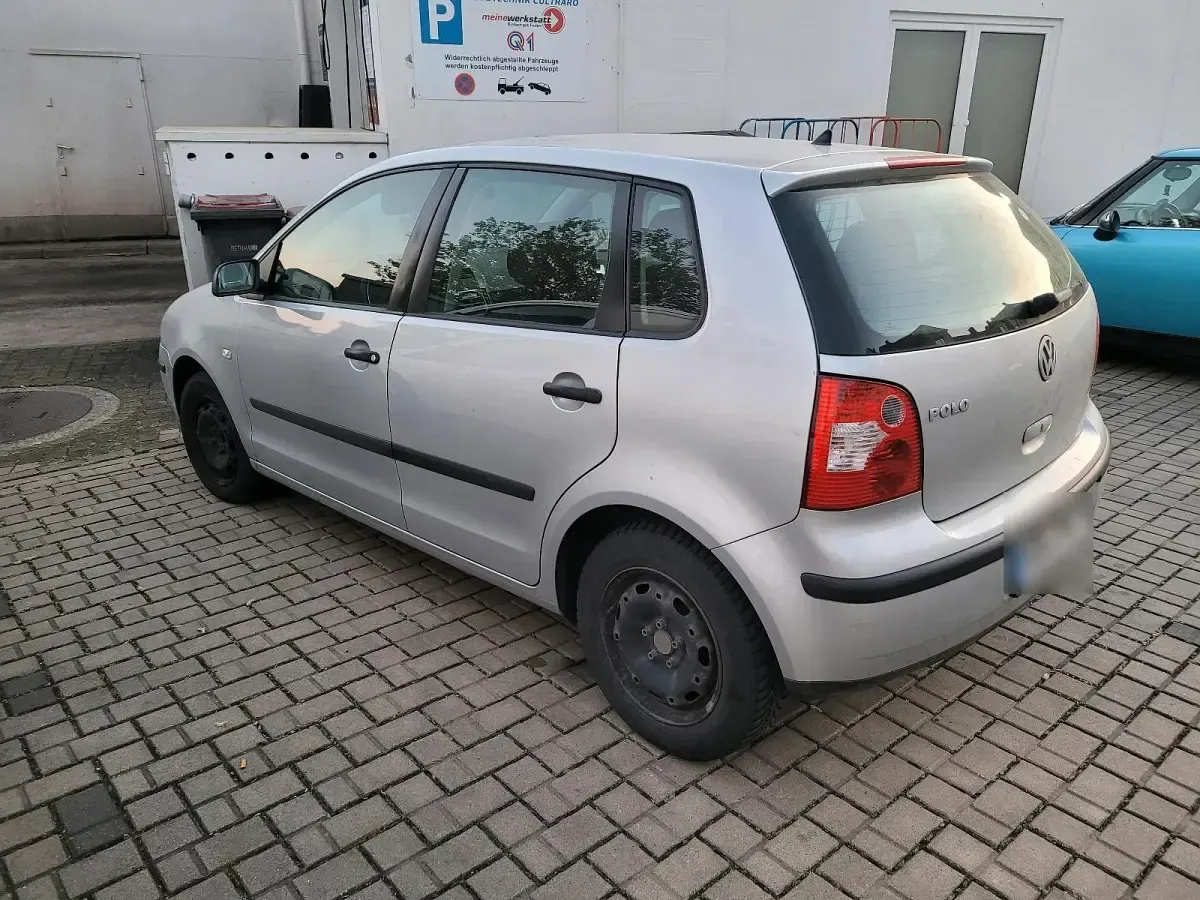 Gebraucht VW Polo 60 PS (44 kW) 2003 Silber Kleinwagen