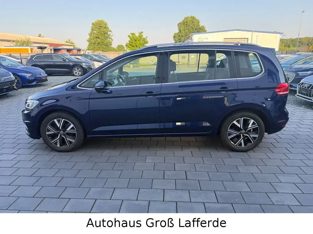 Gebraucht VW Touran Highline 150 PS (110 kW) 2022 Blau Van / Kleinbus