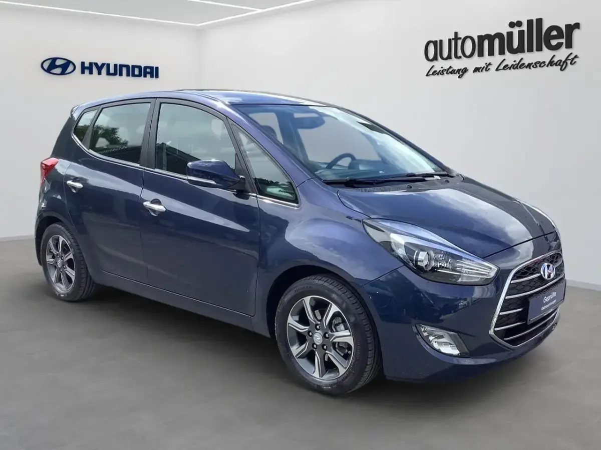 Gebraucht Hyundai i20 Trend 90 PS (66 kW) 2017 Blau SUV