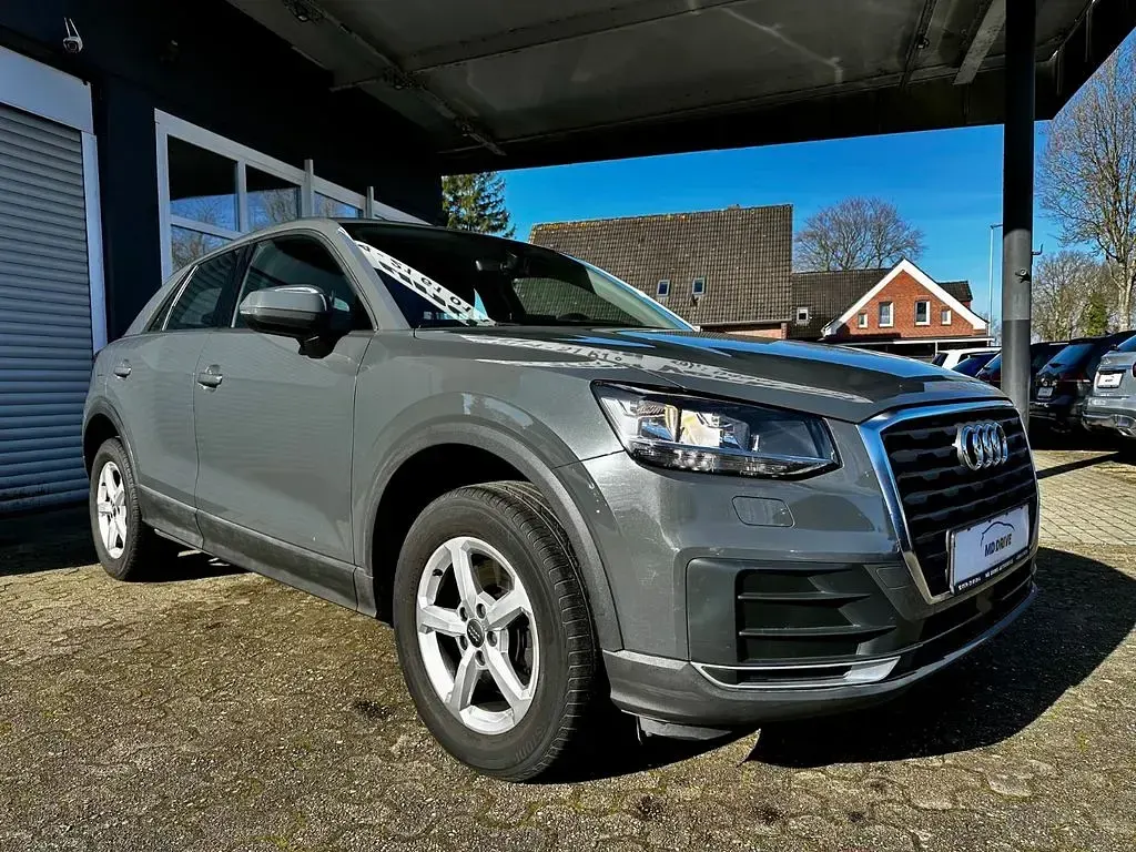 Gebraucht Audi Q2 Design 150 PS (110 kW) 2017 Grau SUV