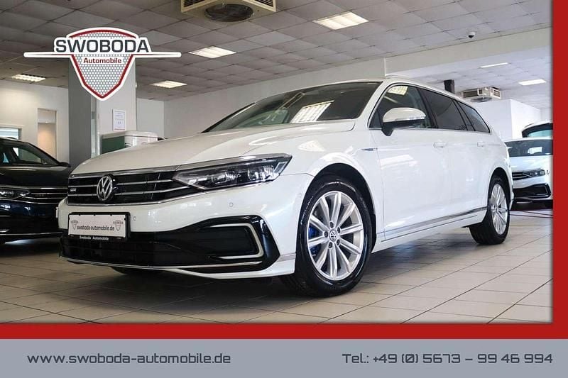Weiß Gebraucht 2020 VW Passat GTE Kombi | 24.950 € (Fairer Preis) - Bild 1/2