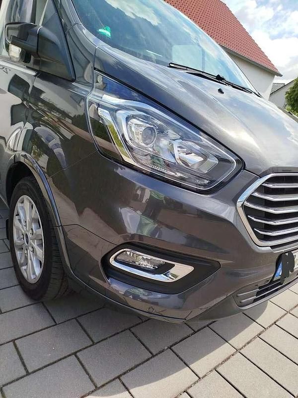 Gebraucht Ford Tourneo Titanium 150 PS (110 kW) 2023 Grau Van / Kleinbus