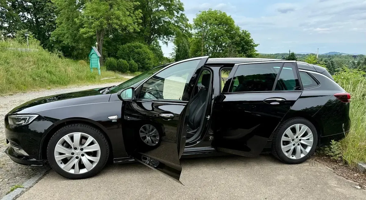 Gebraucht Opel Insignia Ultimate 200 PS (147 kW) 2019 Schwarz Kombi