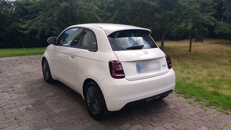 Gebraucht Fiat 500e Icon 86 kW (118 PS) 2022 Weiß Kleinwagen