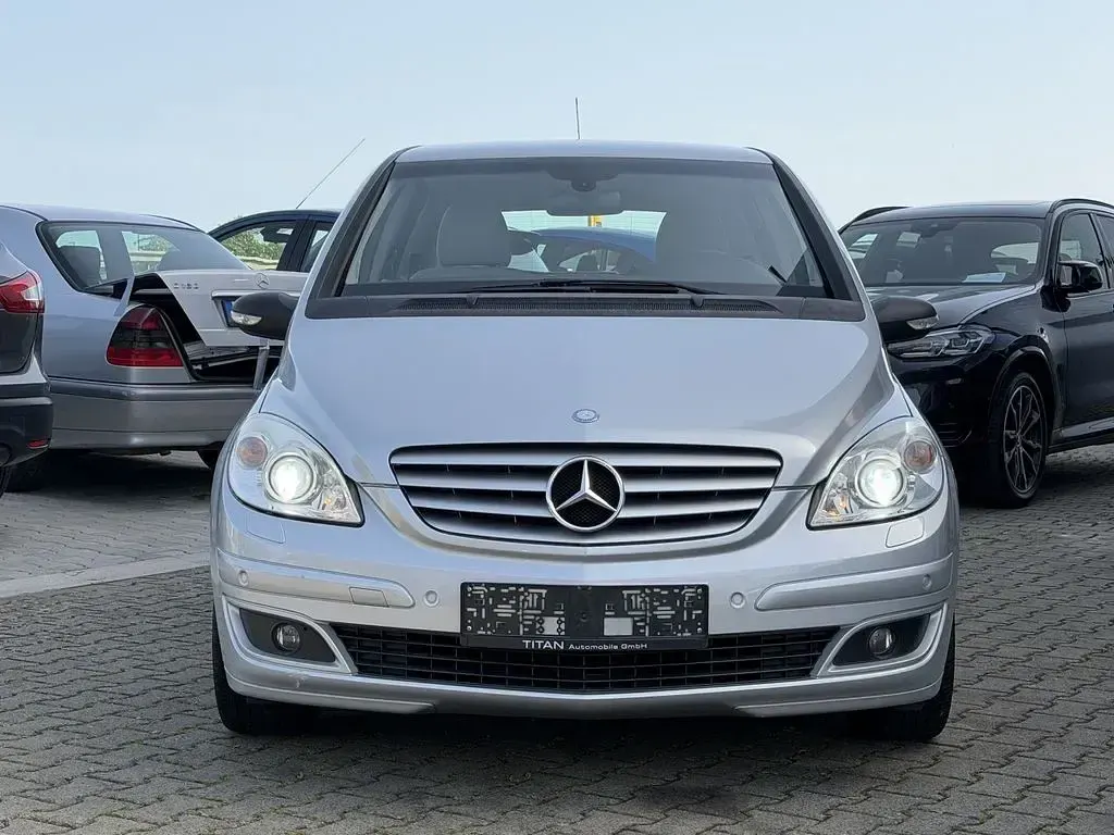 Gebraucht Mercedes B200 136 PS (100 kW) 2006 Silber Van / Kleinbus