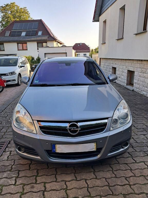 Grau Gebraucht 2006 Opel Signum Edition Kombi | 1.990 € (Fairer Preis) - Bild 1/4