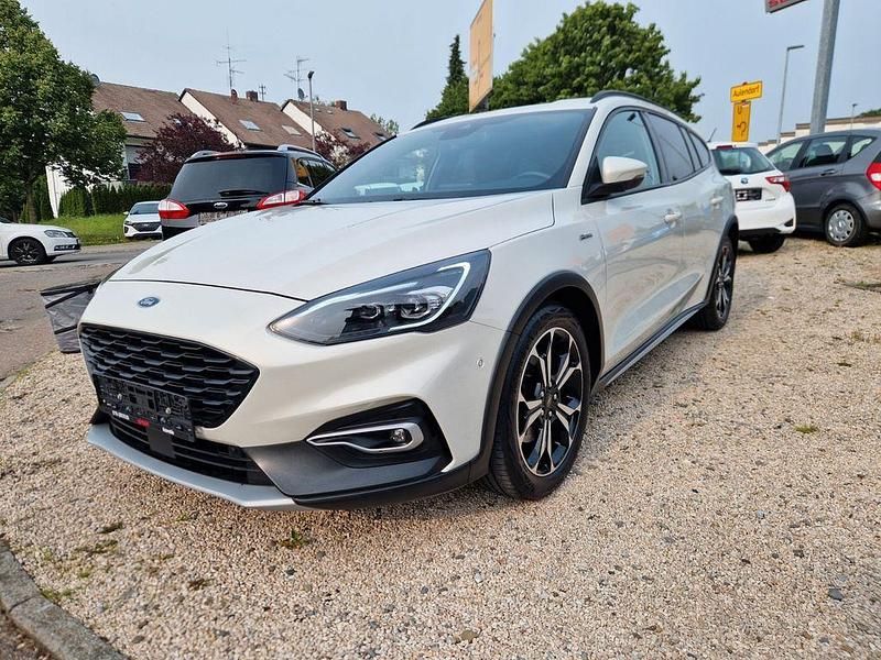 Weiß Gebraucht 2020 Ford Focus Active X Limousine | 12.490 € (Fairer Preis) - Bild 1/4