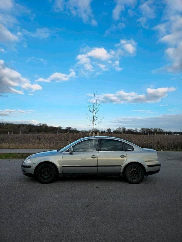 Gebraucht VW Passat 102 PS (75 kW) 2004 Grau Limousine