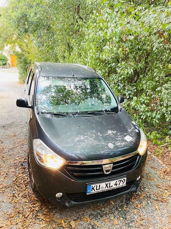 Grau Gebraucht 2017 Dacia Lodgy Stepway Van / Kleinbus | 7.000 € (Fairer Preis) - Bild 1/4